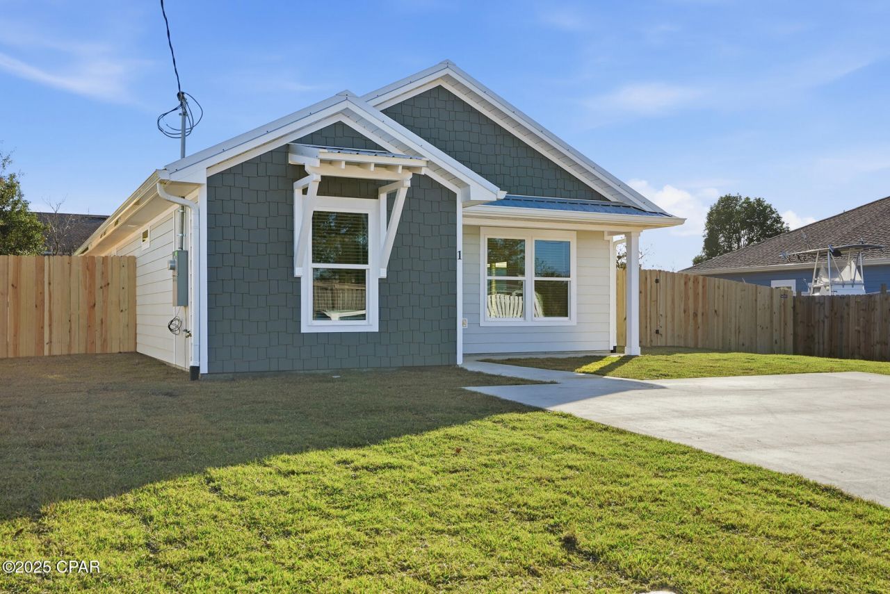 1 Harvard Circle, Panama City, FL 32405 Main Photo
