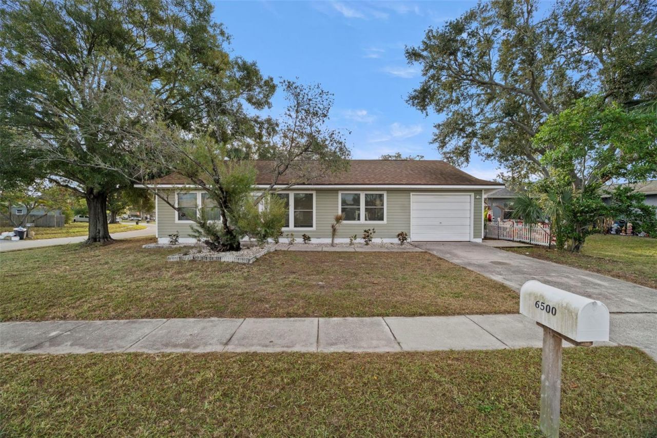 6500 Briar Ridge Court N, Pinellas Park, FL 33782 Photo