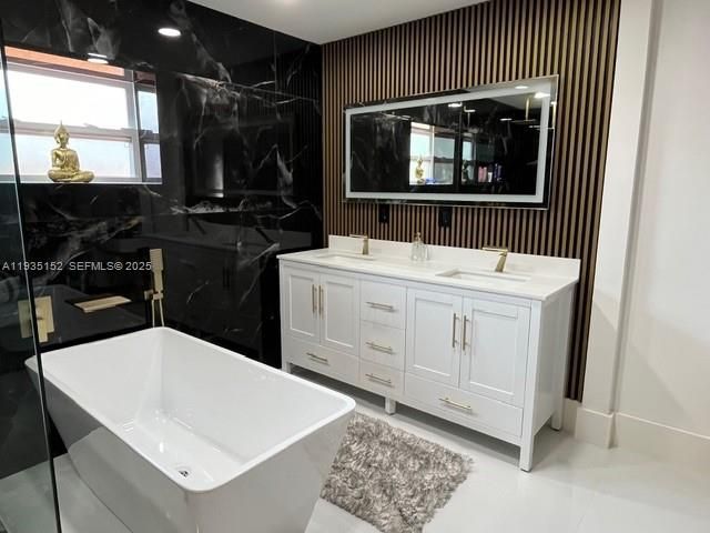 6190 W 14th Ave, Hialeah, FL 33012 Photo