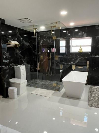 6190 W 14th Ave, Hialeah, FL 33012 Photo