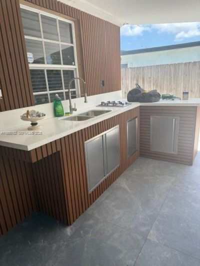 6190 W 14th Ave, Hialeah, FL 33012 Photo