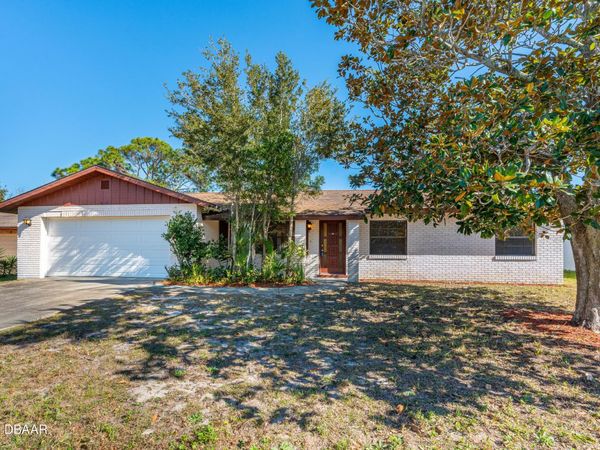 1662 E Shangri La Drive, Daytona Beach, FL 32119
