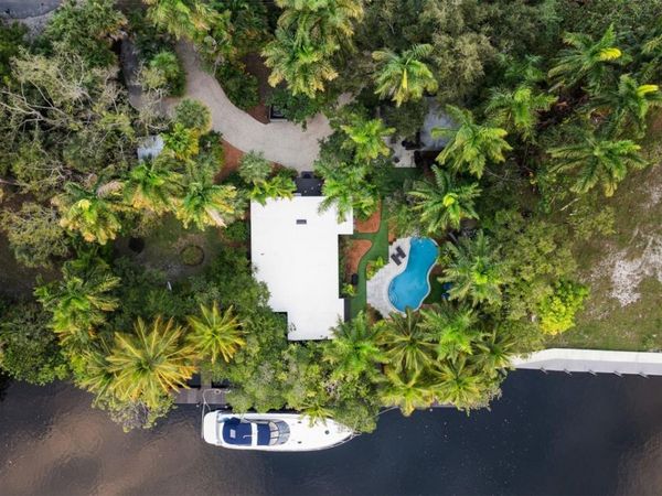 301 SW 14th Way, Fort Lauderdale, FL 33312