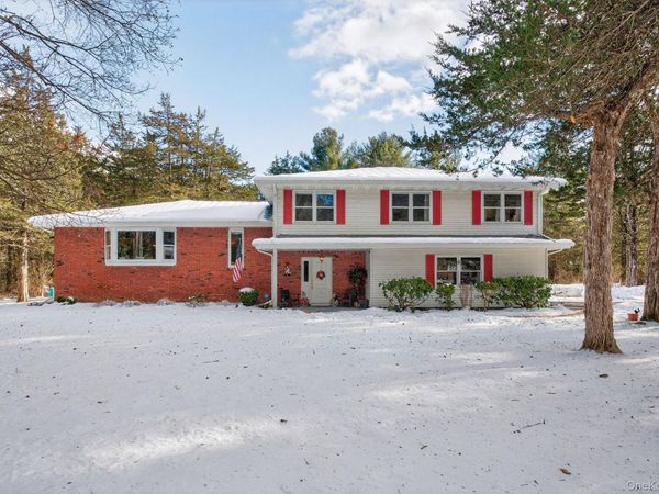 15 Royal Oak Road, Stone Ridge, NY 12484