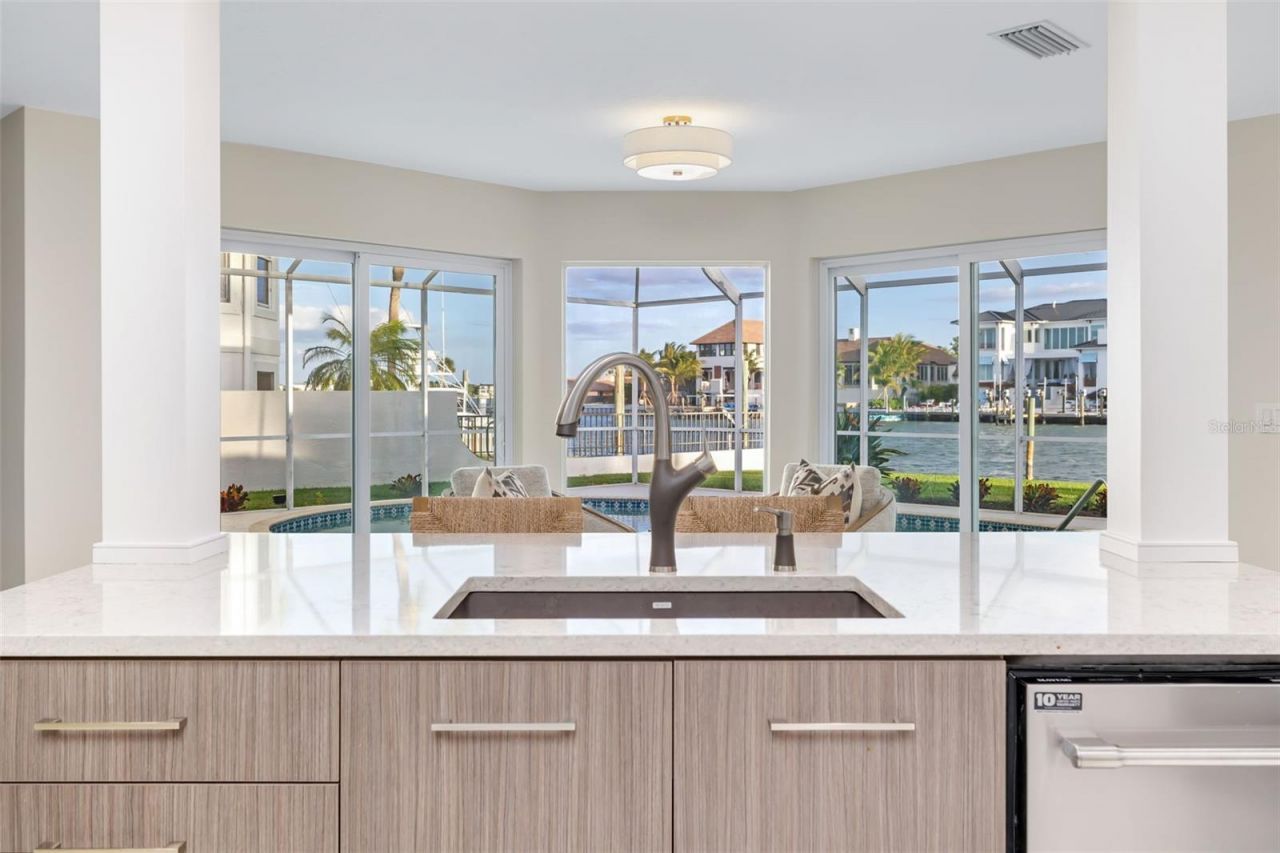 480 Cleveland Drive, Sarasota, FL 34236 Photo