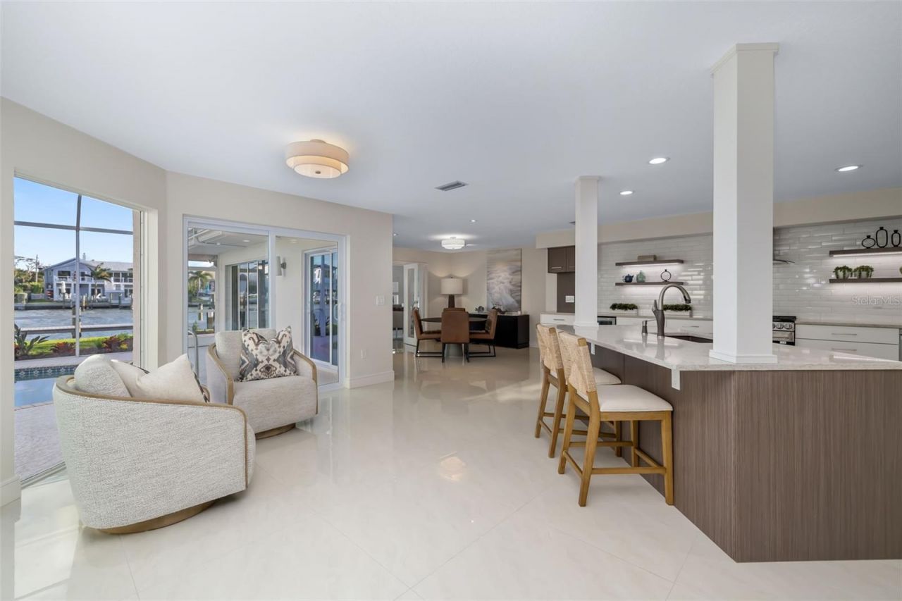 480 Cleveland Drive, Sarasota, FL 34236 Photo