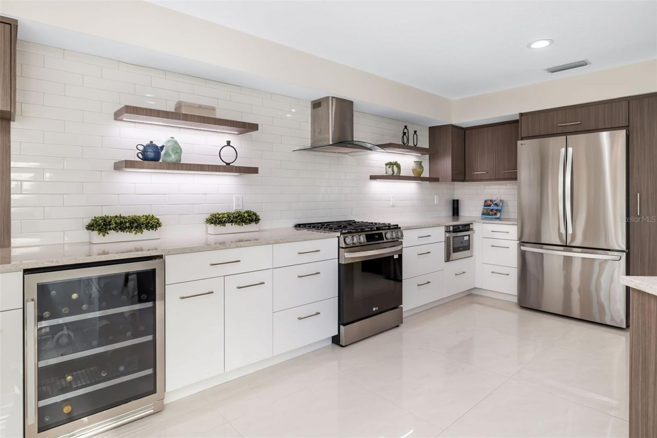 480 Cleveland Drive, Sarasota, FL 34236 Photo