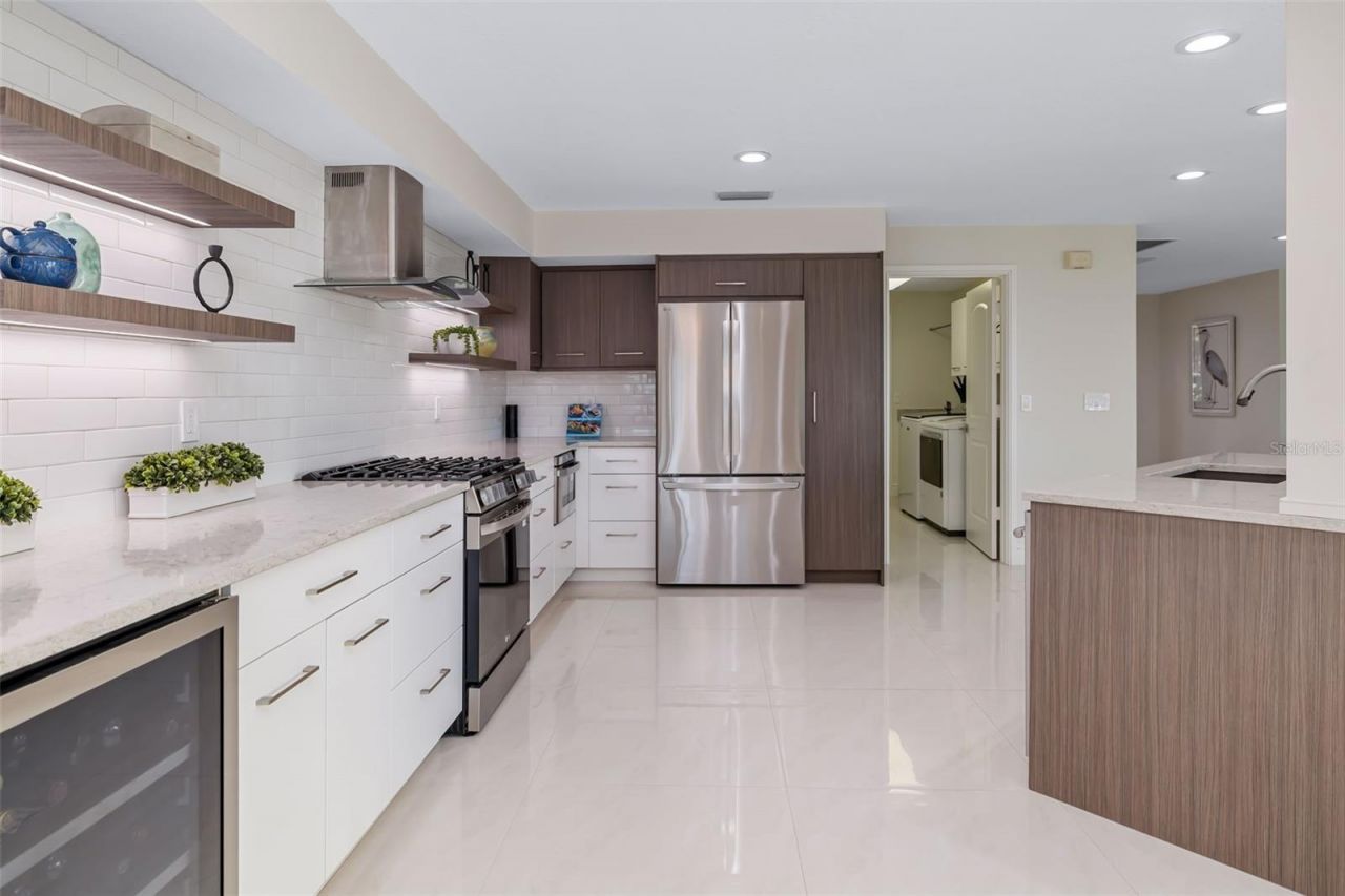 480 Cleveland Drive, Sarasota, FL 34236 Photo