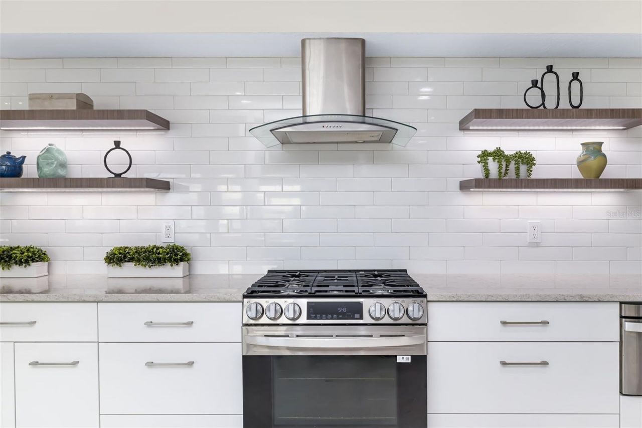 480 Cleveland Drive, Sarasota, FL 34236 Photo