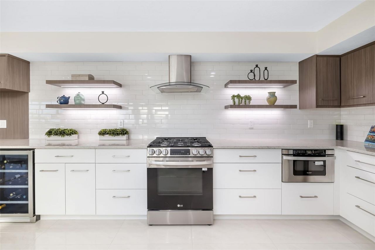 480 Cleveland Drive, Sarasota, FL 34236 Photo