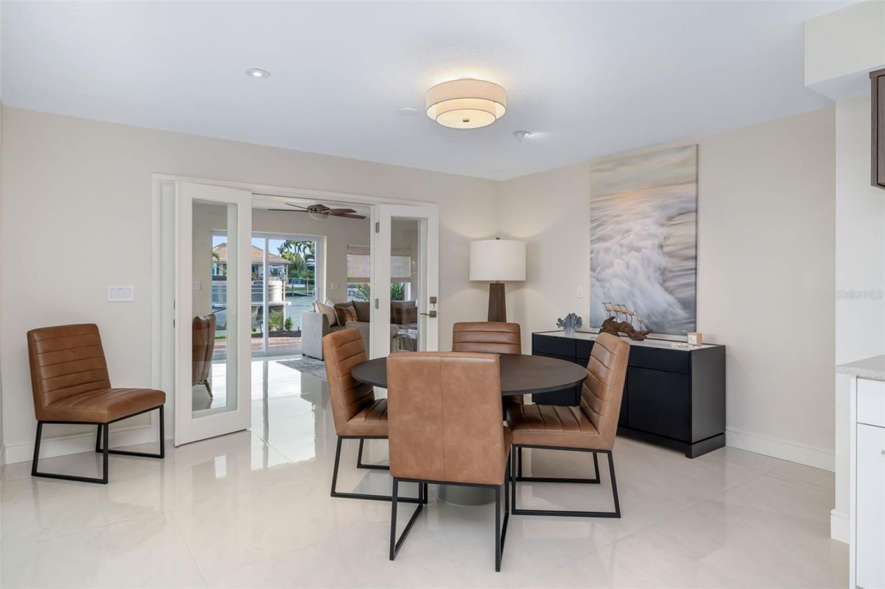 480 Cleveland Drive, Sarasota, FL 34236 Photo