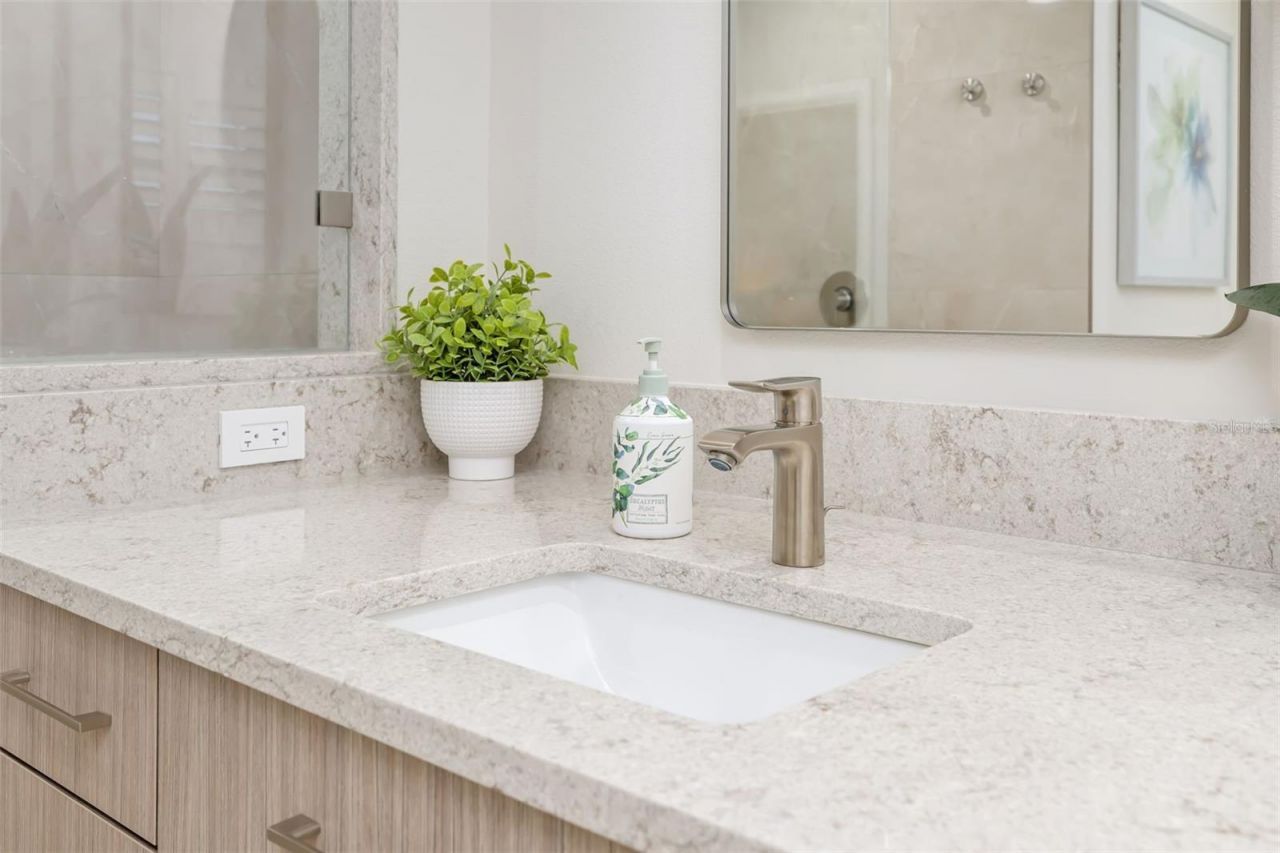 480 Cleveland Drive, Sarasota, FL 34236 Photo