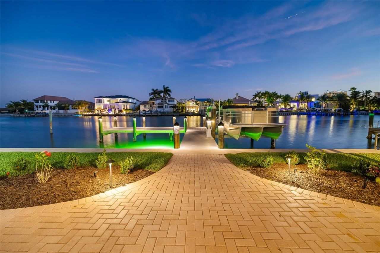 480 Cleveland Drive, Sarasota, FL 34236 Photo