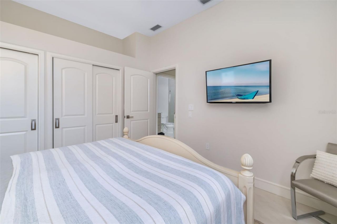 480 Cleveland Drive, Sarasota, FL 34236 Photo