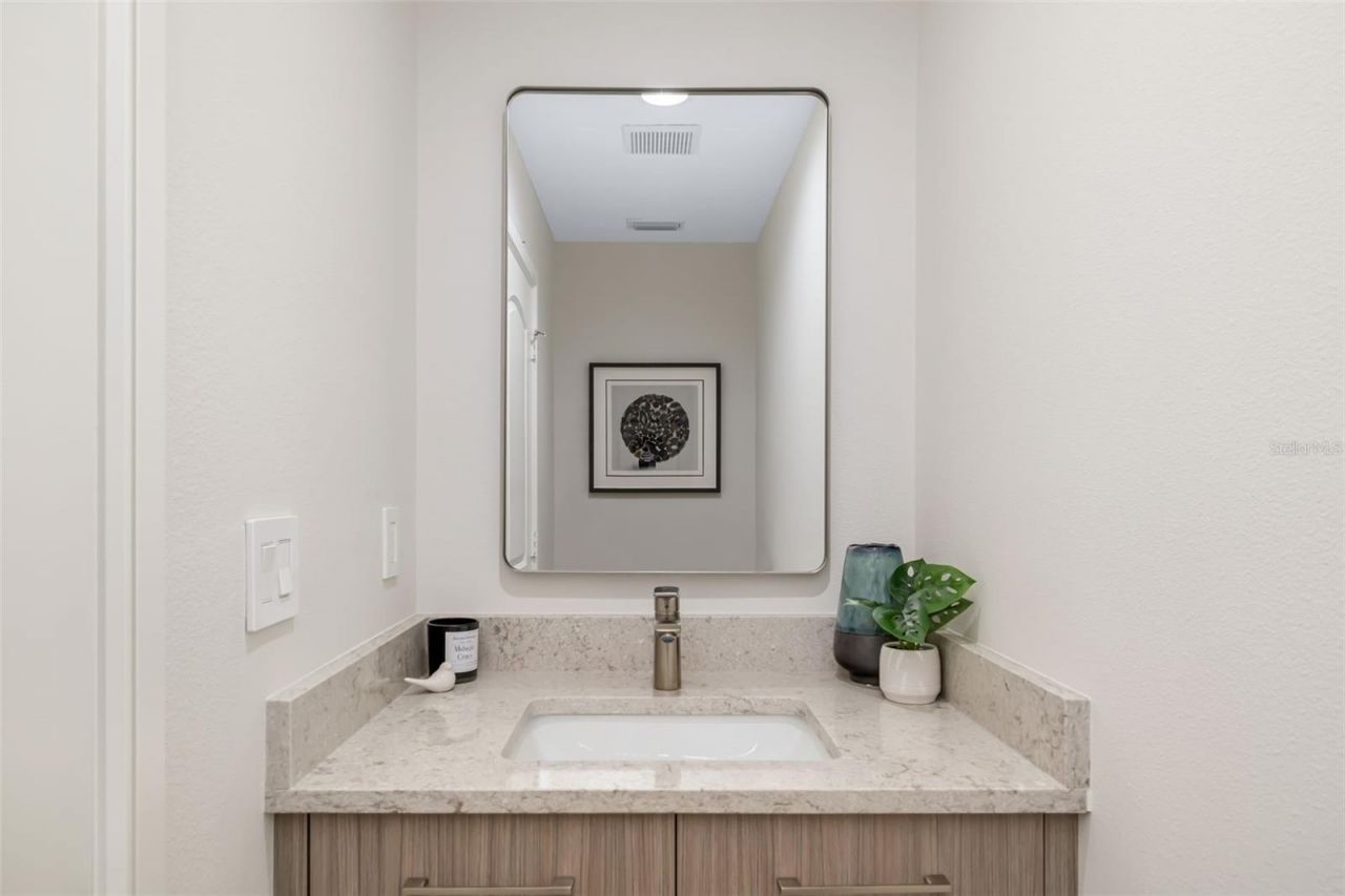 480 Cleveland Drive, Sarasota, FL 34236 Photo