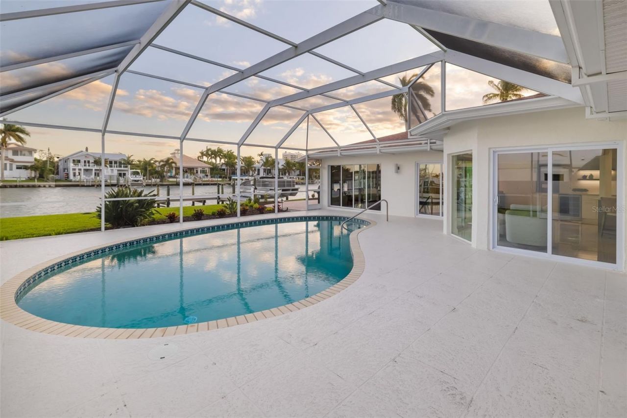 480 Cleveland Drive, Sarasota, FL 34236 Photo