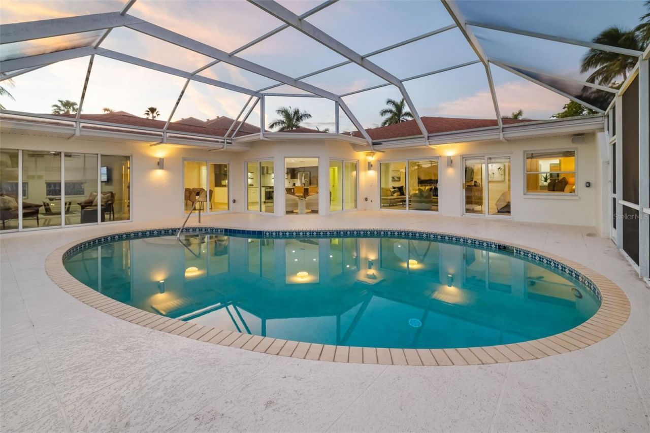 480 Cleveland Drive, Sarasota, FL 34236 Photo