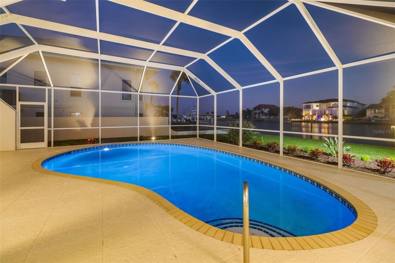 480 Cleveland Drive, Sarasota, FL 34236 Photo