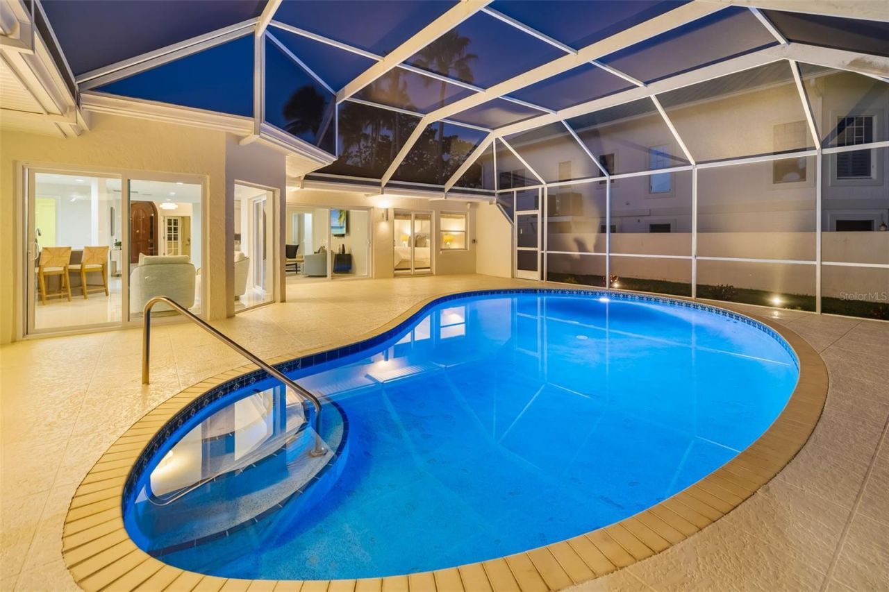 480 Cleveland Drive, Sarasota, FL 34236 Photo