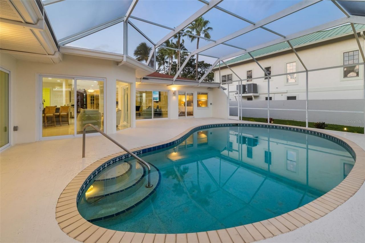 480 Cleveland Drive, Sarasota, FL 34236 Photo