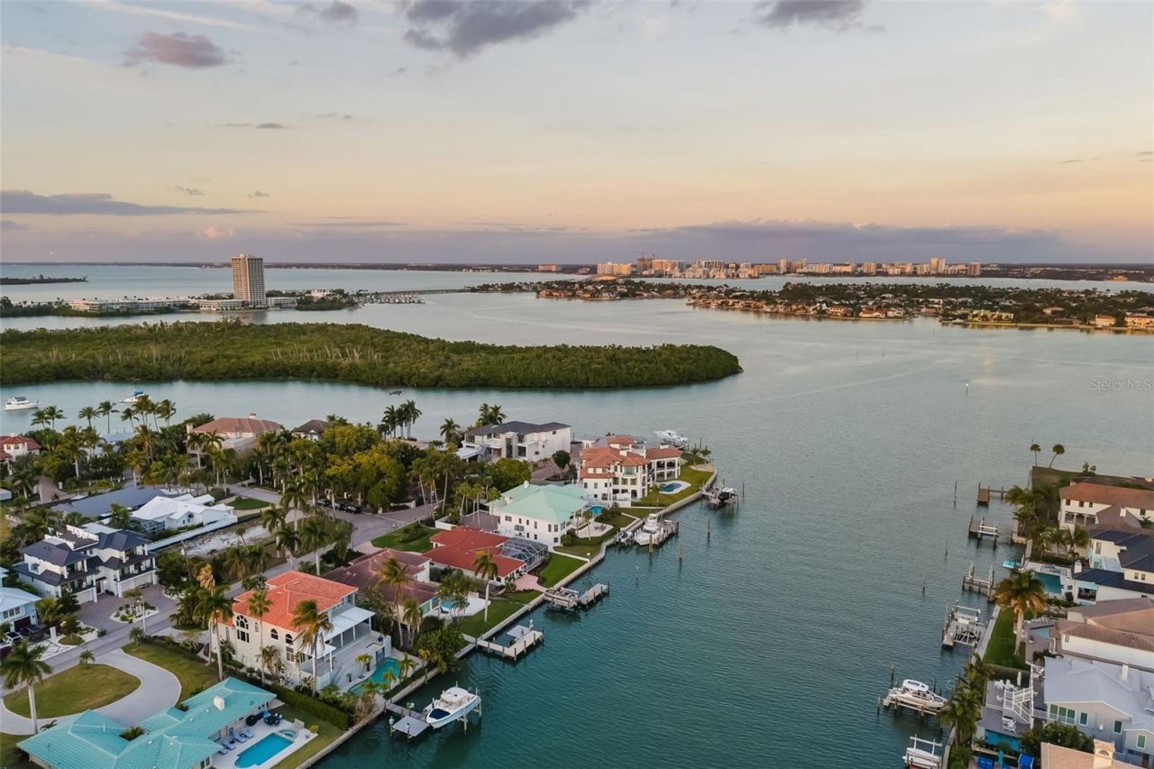 480 Cleveland Drive, Sarasota, FL 34236 Photo