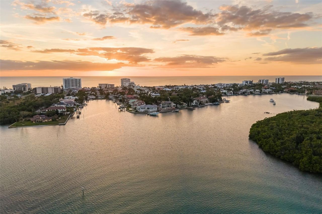 480 Cleveland Drive, Sarasota, FL 34236 Photo