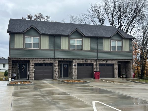 106 Adkins St , Clarksville, TN 37042