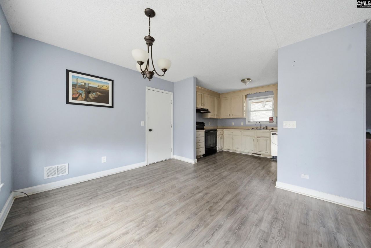 204 Ashwood Drive Photo 13