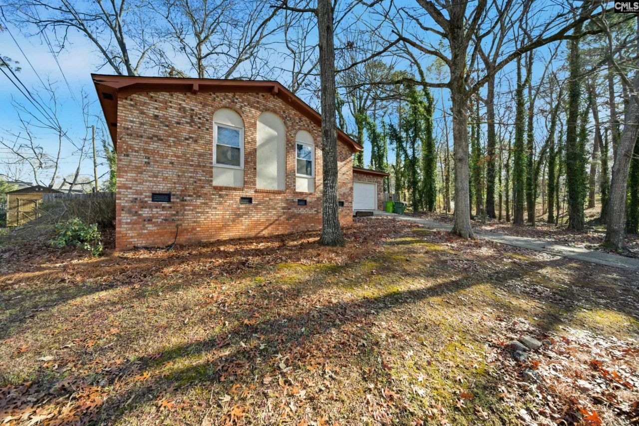 204 Ashwood Drive Photo 7