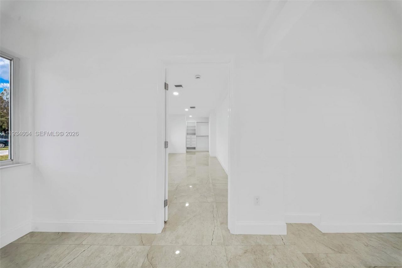 2410 NW 155th Ter, Miami Gardens, FL 33054 Photo