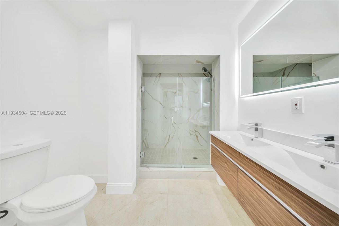 2410 NW 155th Ter, Miami Gardens, FL 33054 Photo