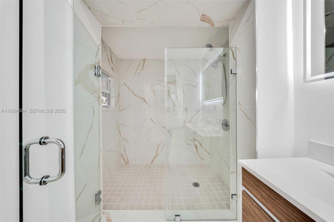 2410 NW 155th Ter, Miami Gardens, FL 33054 Photo