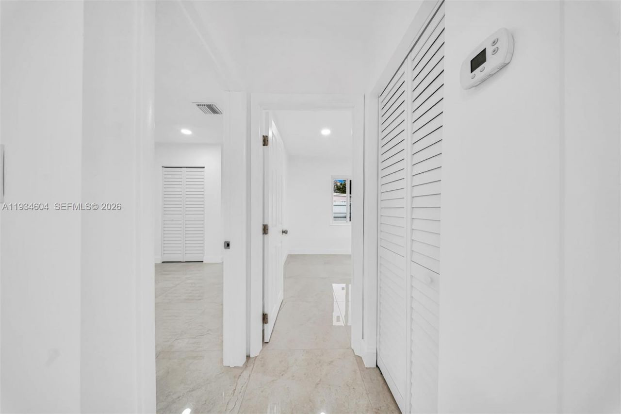 2410 NW 155th Ter, Miami Gardens, FL 33054 Photo