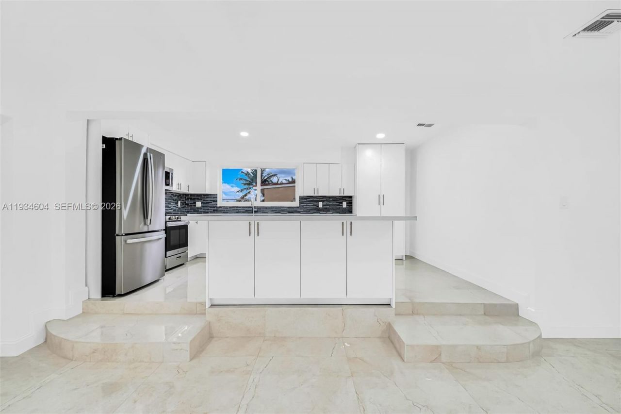 2410 NW 155th Ter, Miami Gardens, FL 33054 Photo