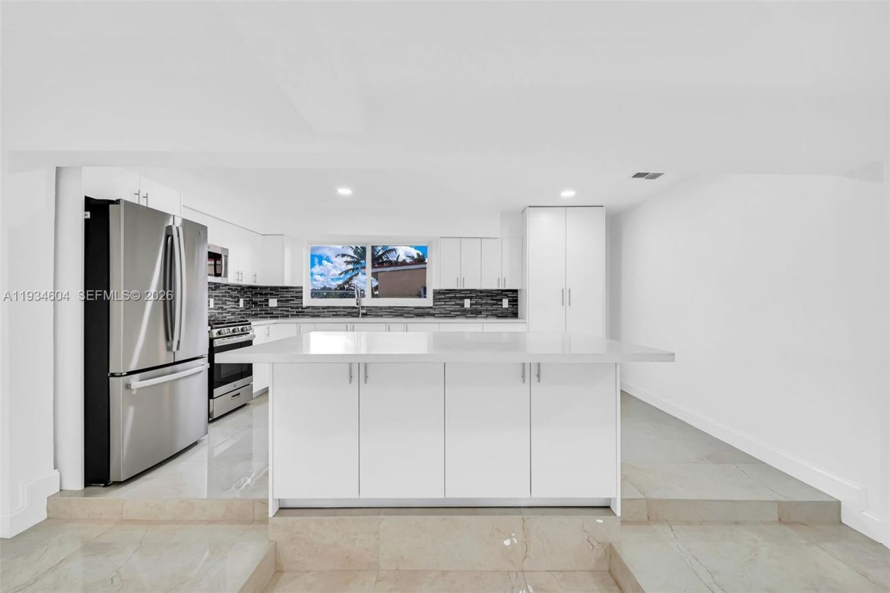 2410 NW 155th Ter, Miami Gardens, FL 33054 Photo