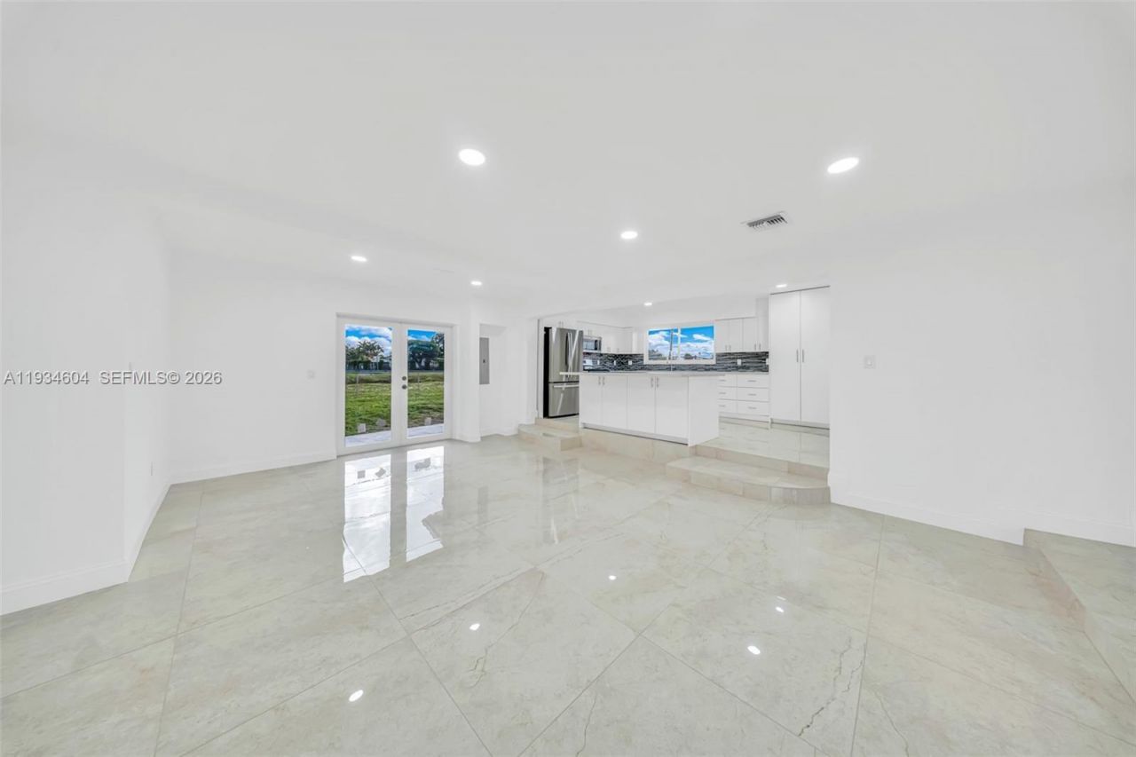 2410 NW 155th Ter, Miami Gardens, FL 33054 Photo