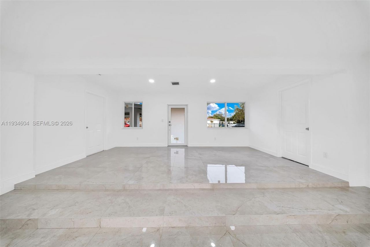 2410 NW 155th Ter, Miami Gardens, FL 33054 Photo