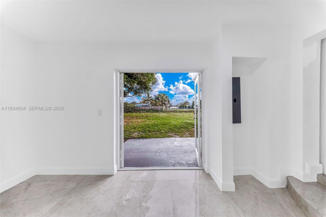 2410 NW 155th Ter, Miami Gardens, FL 33054 Photo