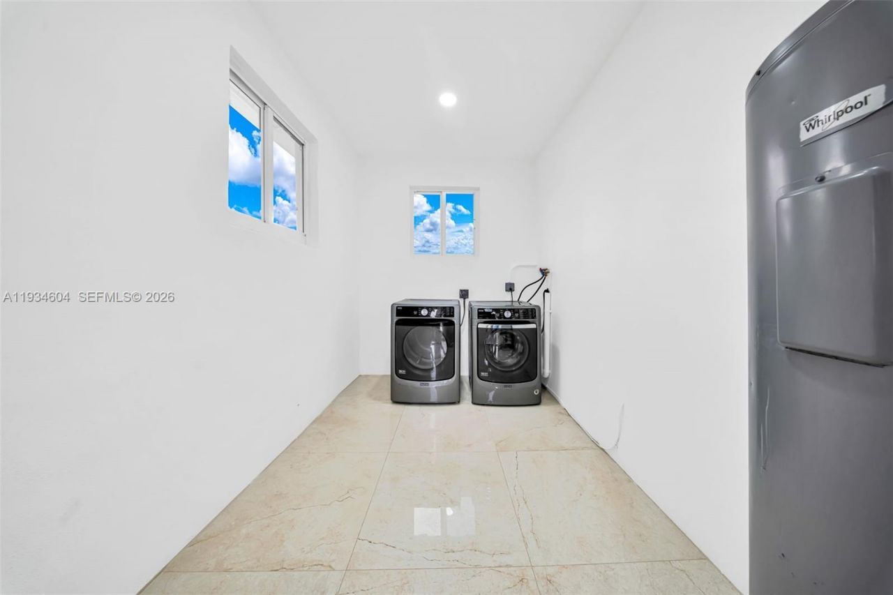 2410 NW 155th Ter, Miami Gardens, FL 33054 Photo