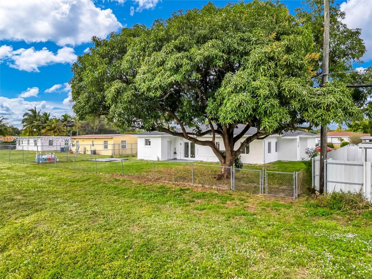 2410 NW 155th Ter, Miami Gardens, FL 33054 Photo