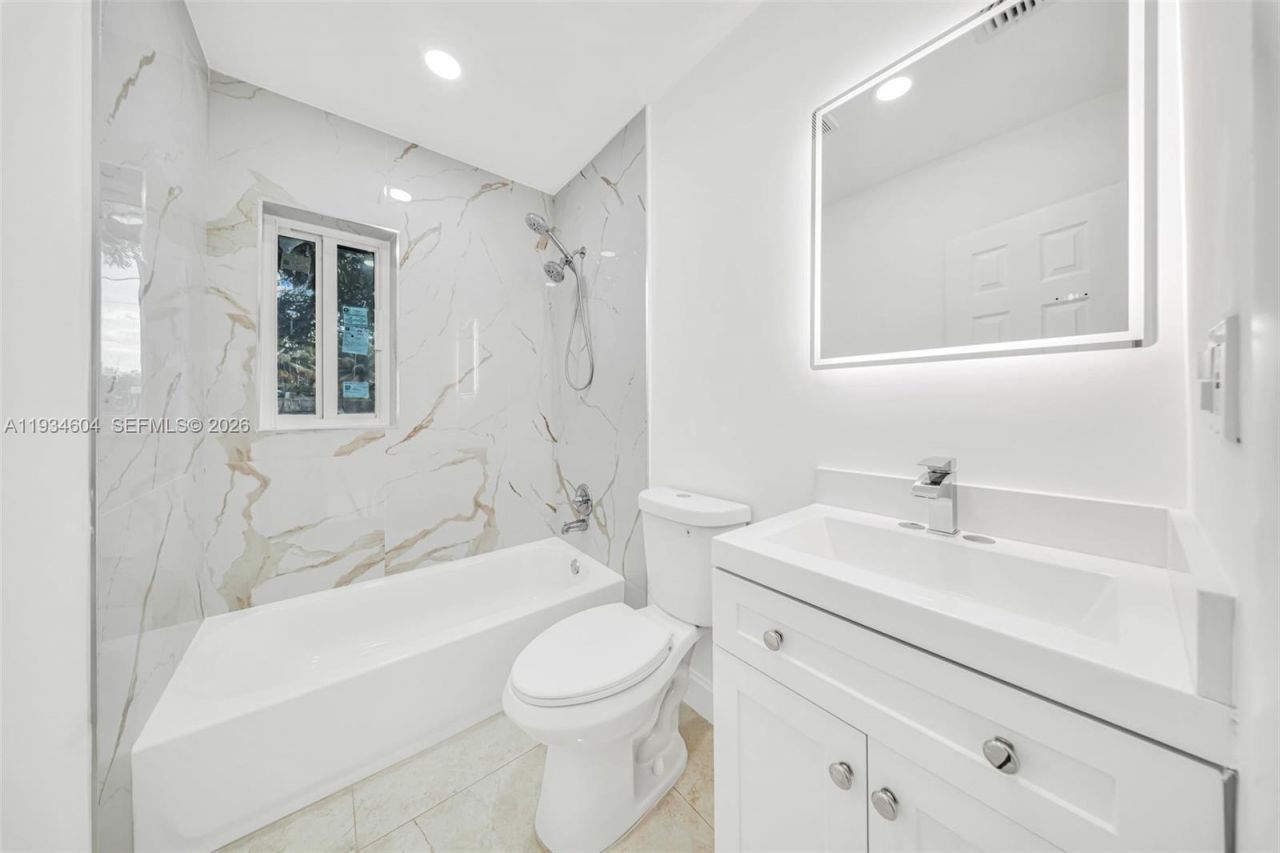 2410 NW 155th Ter, Miami Gardens, FL 33054 Photo