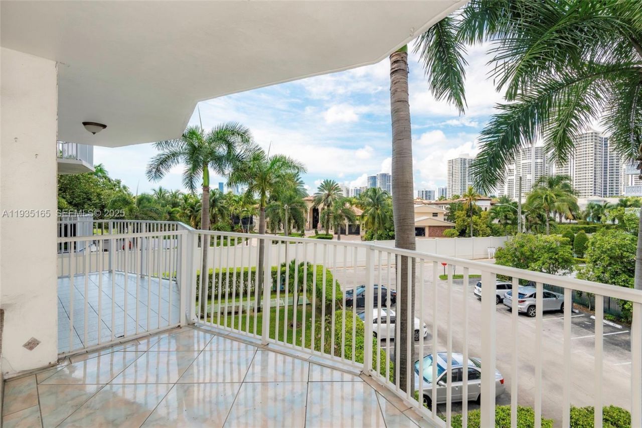 3181 S Ocean Dr, Unit 302, Hallandale Beach, FL 33009 Photo