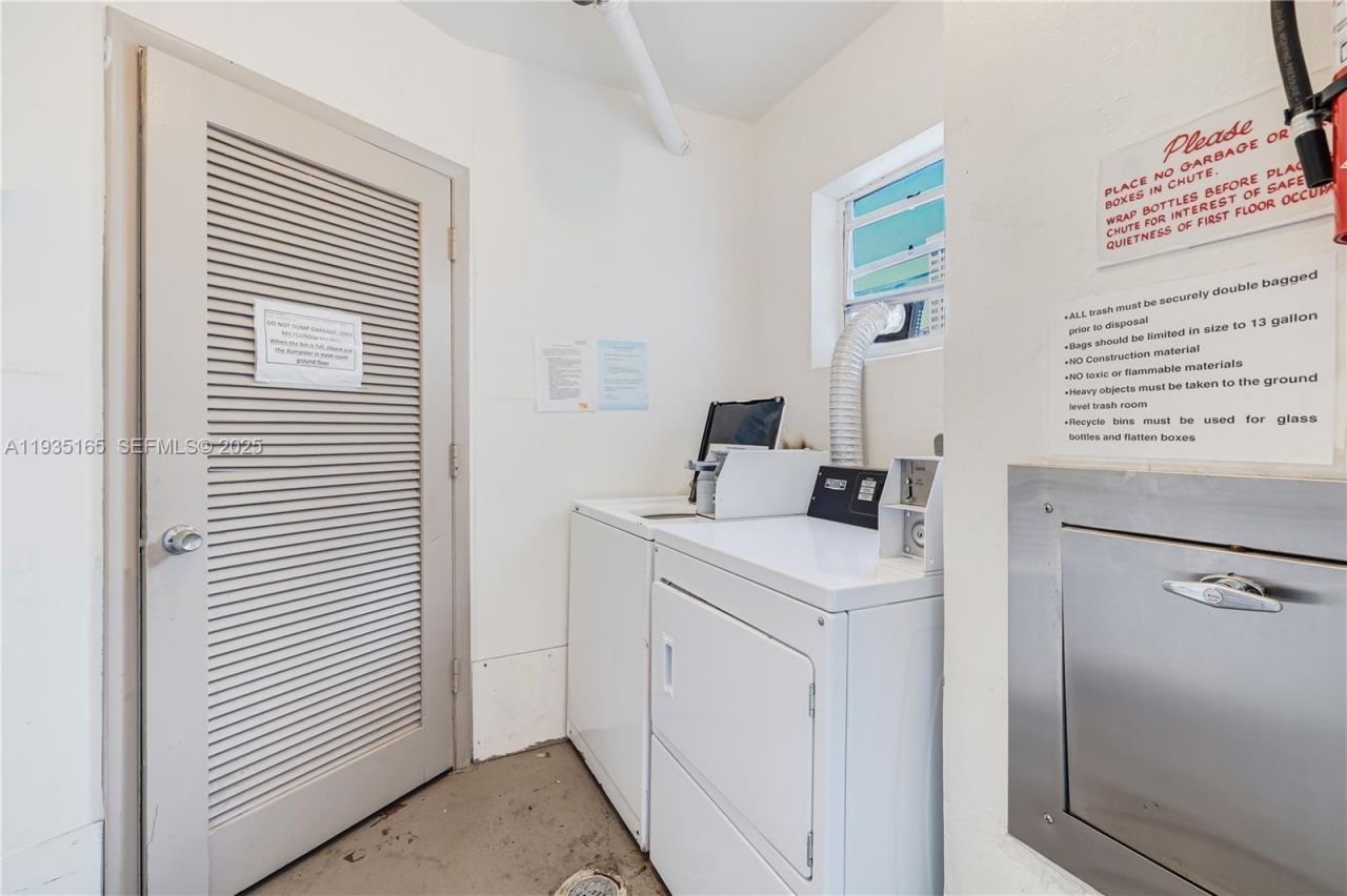 3181 S Ocean Dr, Unit 302, Hallandale Beach, FL 33009 Photo