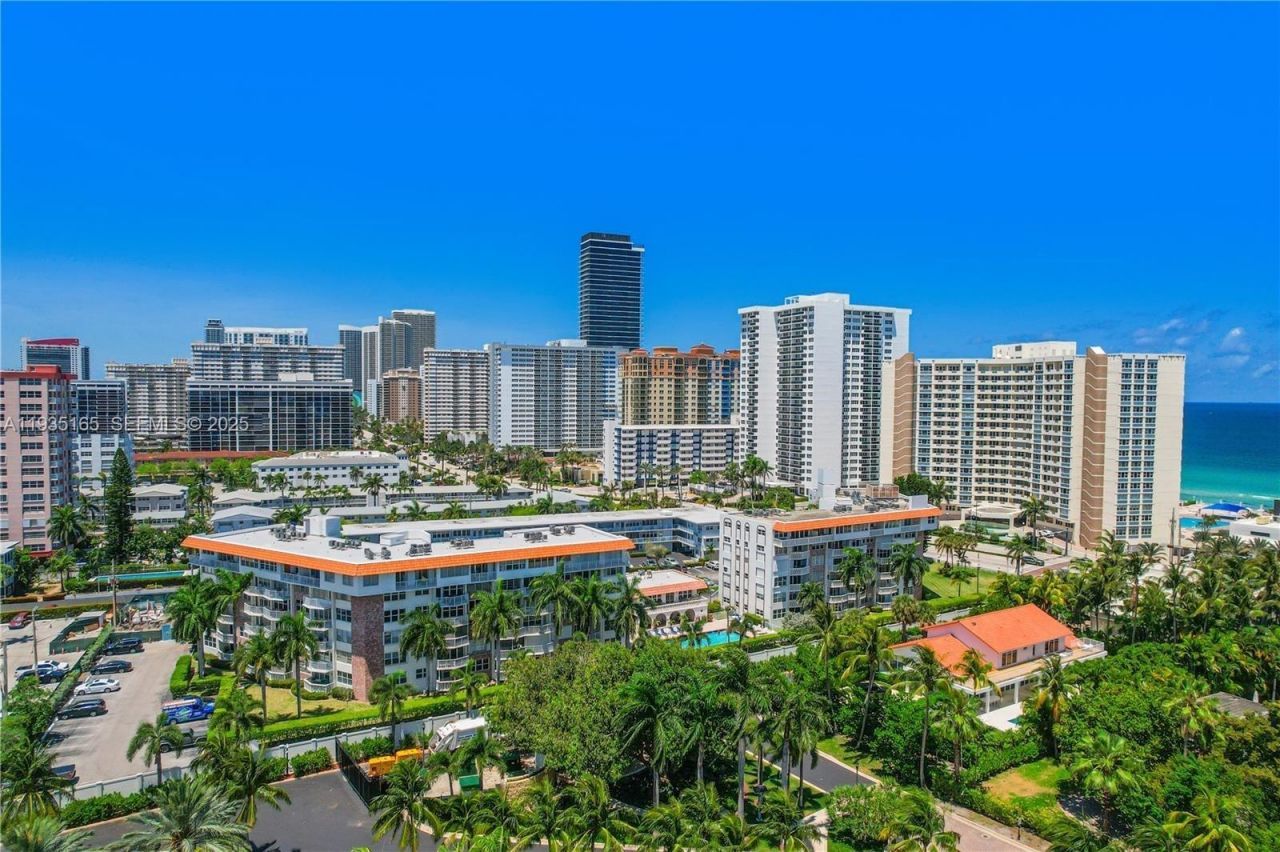 3181 S Ocean Dr, Unit 302, Hallandale Beach, FL 33009 Photo