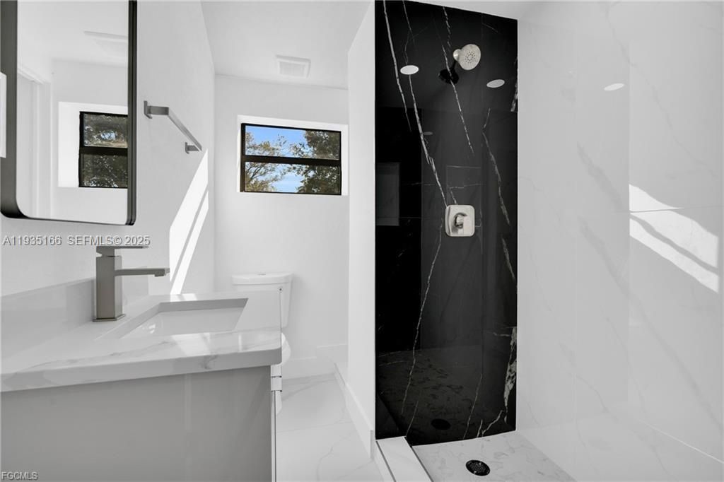 356 New York Drive, Fort Myers, FL 33905 Photo