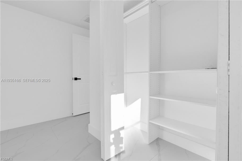356 New York Drive, Fort Myers, FL 33905 Photo