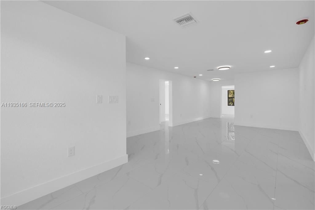 356 New York Drive, Fort Myers, FL 33905 Photo