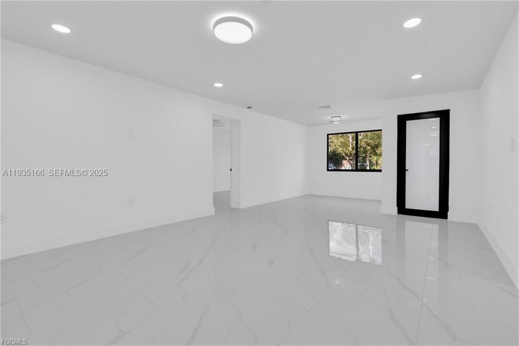 356 New York Drive, Fort Myers, FL 33905 Photo
