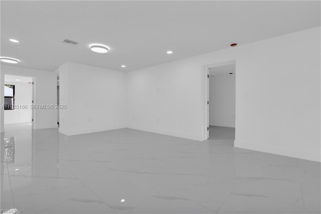 356 New York Drive, Fort Myers, FL 33905 Photo