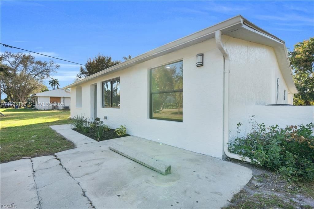 356 New York Drive, Fort Myers, FL 33905 Photo